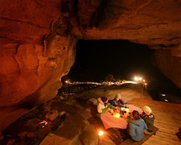 Almuerzo o cena en la Cueva